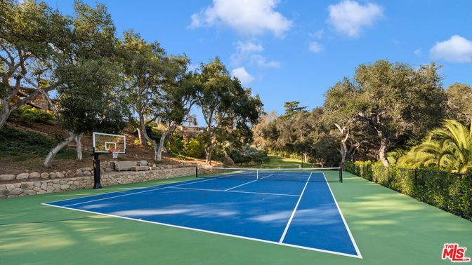 Exterior, Tennis Courts