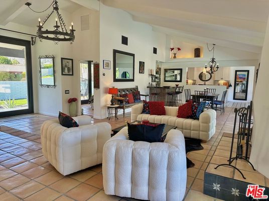 Chandelier, Dining room, Interior, Living room