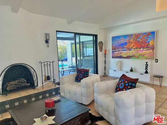 Fireplace, Interior, Living room