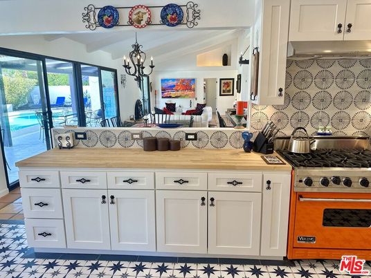 Chandelier, Interior, Kitchen