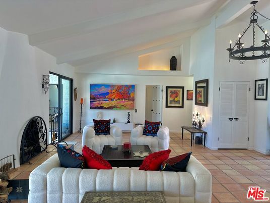 Chandelier, Interior, Living room