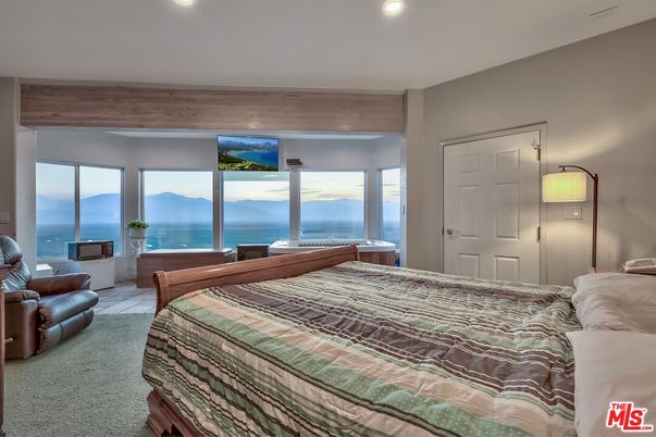 Bedroom, Interior, Recessed Lighting, Water