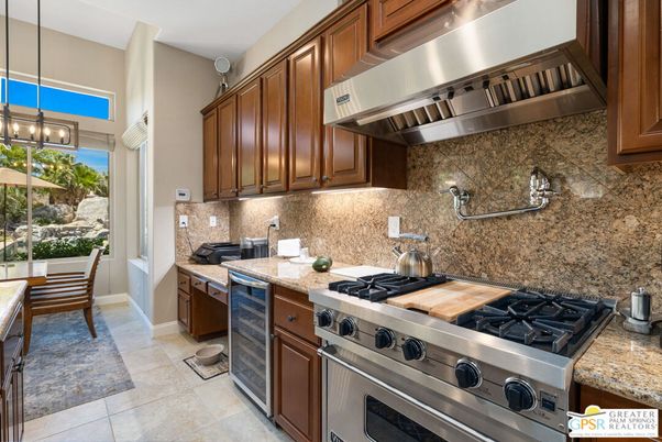 Dining room, Interior, Kitchen, Pendant Lights, Stainless Steel Appliances