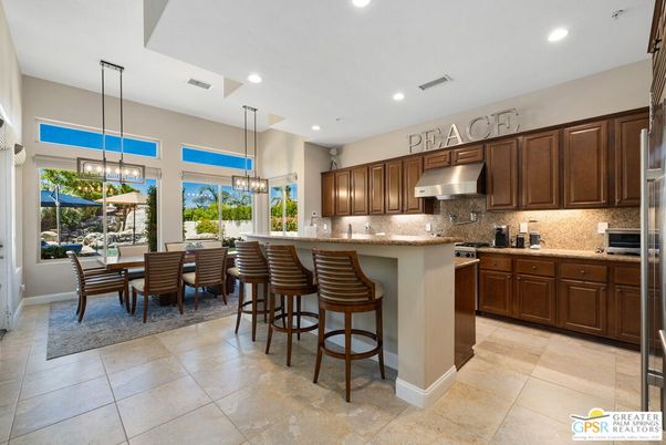 Dining room, Interior, Kitchen, Pendant Lights, Recessed Lighting, Stainless Steel Appliances
