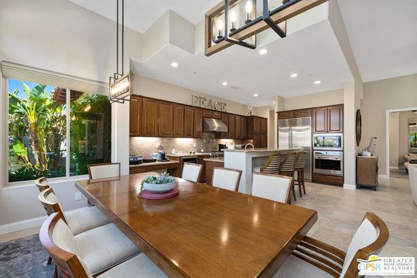 Dining room, Interior, Kitchen, Pendant Lights, Recessed Lighting, Stainless Steel Appliances