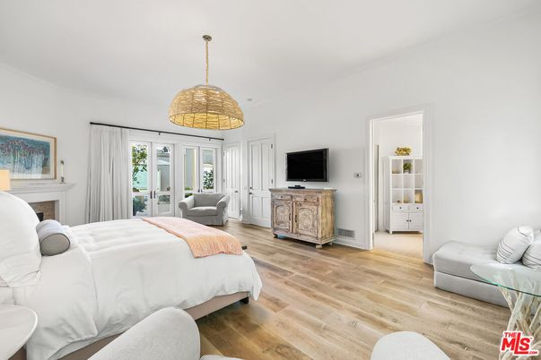 Bedroom, Fireplace, Interior, Pendant Lights, Wood Texture Flooring