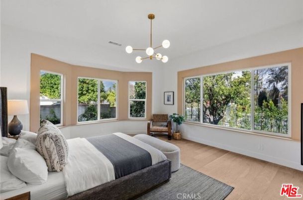 Bedroom, Interior, Pendant Lights, Wood Texture Flooring