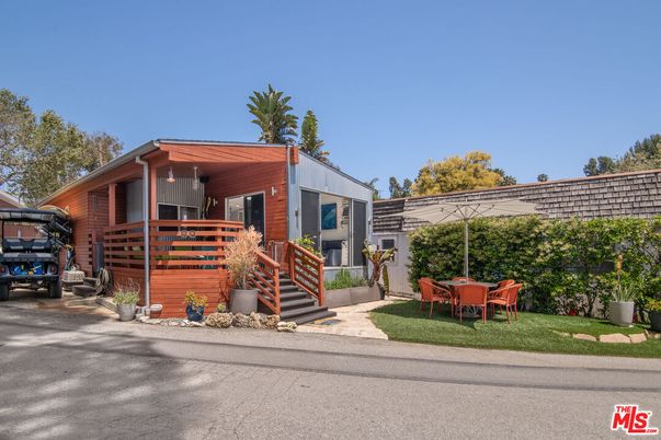 Backyard, Exterior, Facade, Log Home