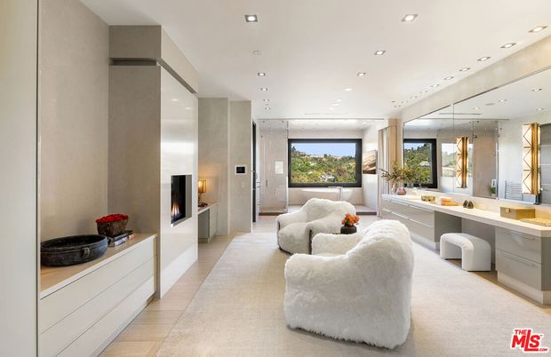 Bathroom, Fireplace, Interior, Recessed Lighting