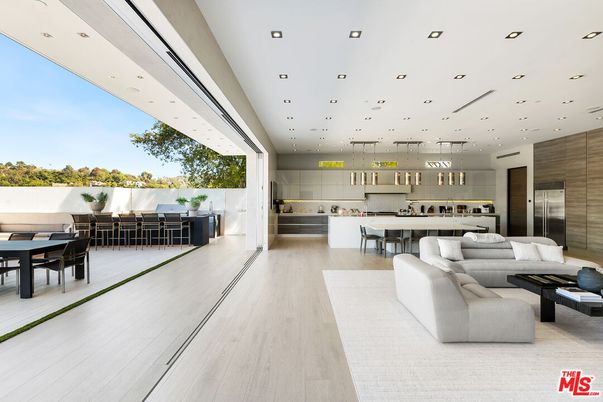 Dining room, Interior, Kitchen, Living room, Pendant Lights, Recessed Lighting, Stainless Steel Appliances, Wood Texture Flooring