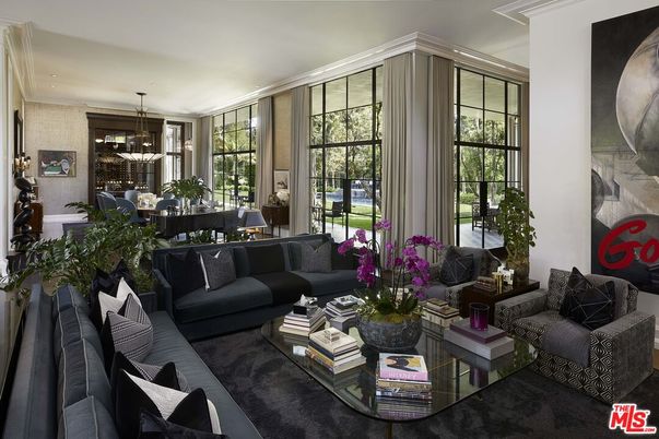Chandelier, Dining room, Interior, Living room, Pendant Lights