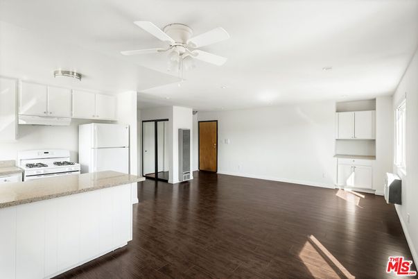 Interior, Kitchen, Recessed Lighting, Wood Texture Flooring