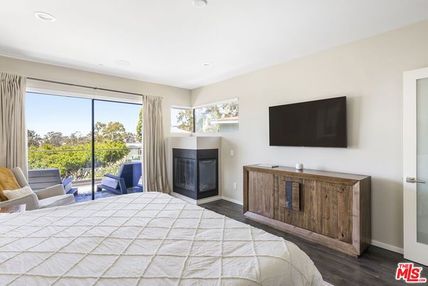 Bedroom, Fireplace, Interior, Recessed Lighting, Wood Texture Flooring