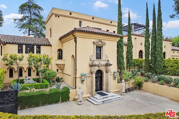 Backyard, Exterior, Facade, Mediterranean