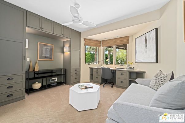 Home Office, Interior