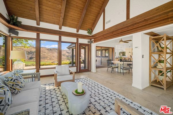 Dining room, Interior, Living room, Wooden Beams, Wooden Ceilings