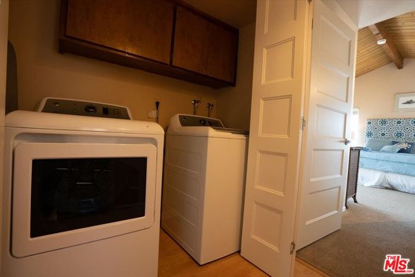 Interior, Washer, Wooden Beams, Wooden Ceilings