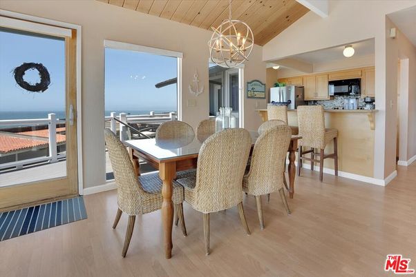 Chandelier, Dining room, Interior, Kitchen, Pendant Lights, Water, Wooden Ceilings, Wood Texture Flooring