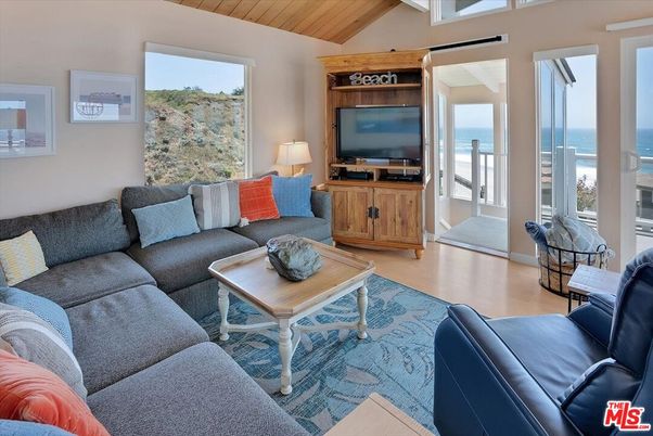 Interior, Living room, Water, Wooden Ceilings, Wood Texture Flooring