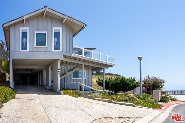 Exterior, Facade, American Craftsman