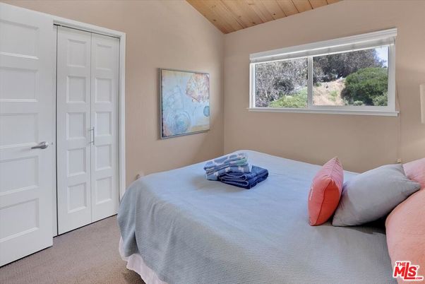 Bedroom, Interior, Wooden Beams, Wooden Ceilings