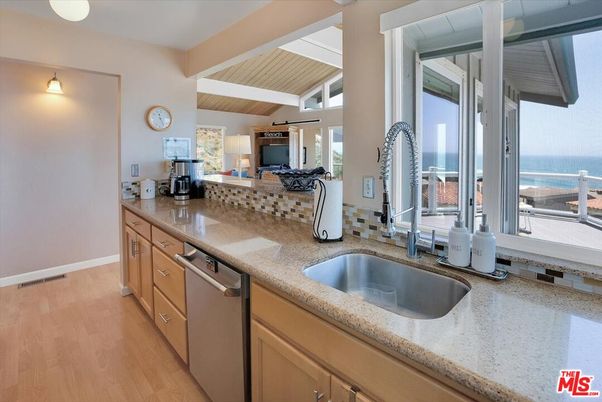 Interior, Kitchen, Water, Wooden Ceilings, Wood Texture Flooring