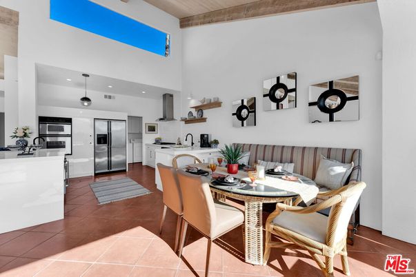 Dining room, Interior, Kitchen, Pendant Lights, Recessed Lighting, Stainless Steel Appliances, Wooden Beams, Wooden Ceilings