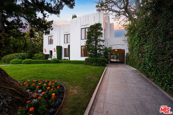 Backyard, Exterior, Facade, Spanish Mediterranean