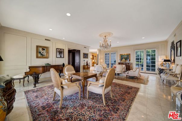 Chandelier, Dining room, Interior, Living room, Piano, Recessed Lighting