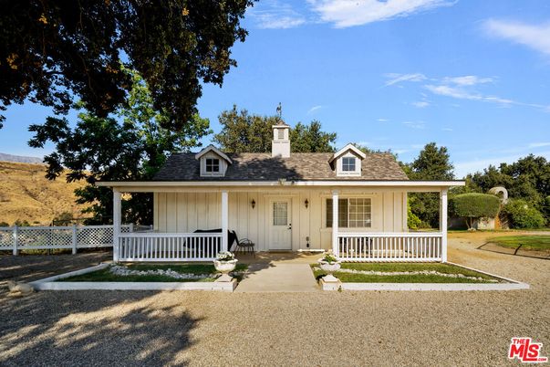 Exterior, Facade, Cape Cod