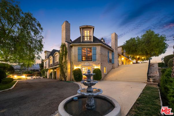 Backyard, Exterior, Facade, French Provincial
