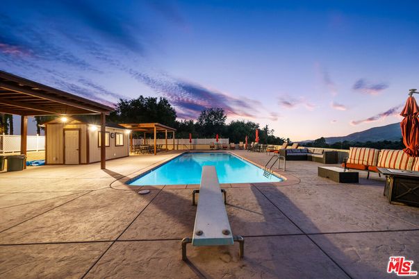 Exterior, Pool