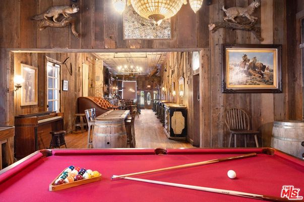 Billiard Table, Game Room, Interior, Wood Texture Flooring, Wooden Walls