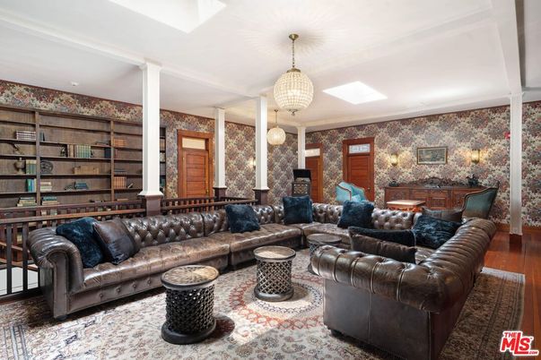 Interior, Living room, Pendant Lights, Wood Texture Flooring