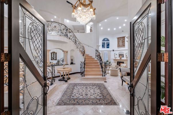 Chandelier, Interior, Recessed Lighting