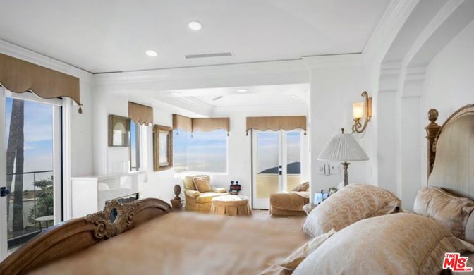 Bedroom, Interior, Recessed Lighting, Water