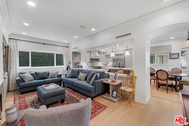 Dining room, Interior, Kitchen, Living room, Pendant Lights, Recessed Lighting, Wood Texture Flooring