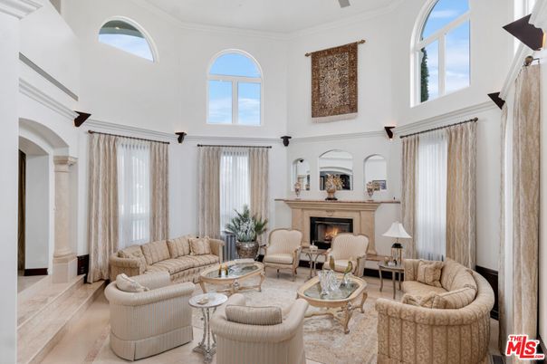 Fireplace, Interior, Living room
