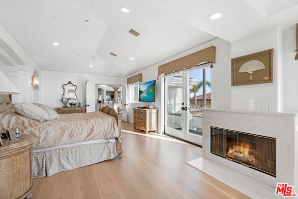 Bedroom, Fireplace, Interior, Recessed Lighting, Wood Texture Flooring