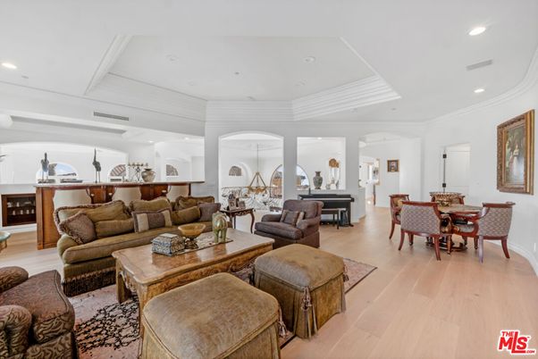 Dining room, Interior, Living room, Piano, Recessed Lighting, Wood Texture Flooring
