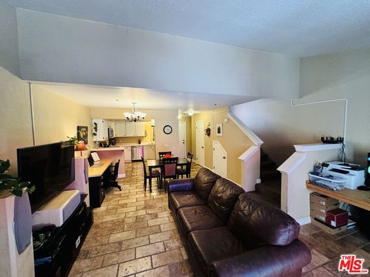 Chandelier, Dining room, Interior, Living room