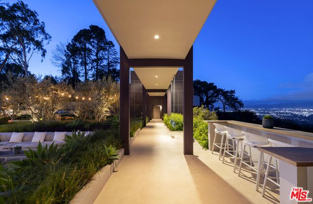 Exterior, Recessed Lighting, Water