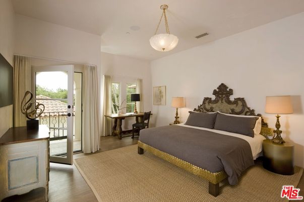 Bedroom, Interior, Pendant Lights, Wood Texture Flooring