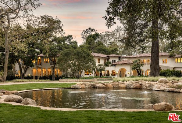 Exterior, Lake