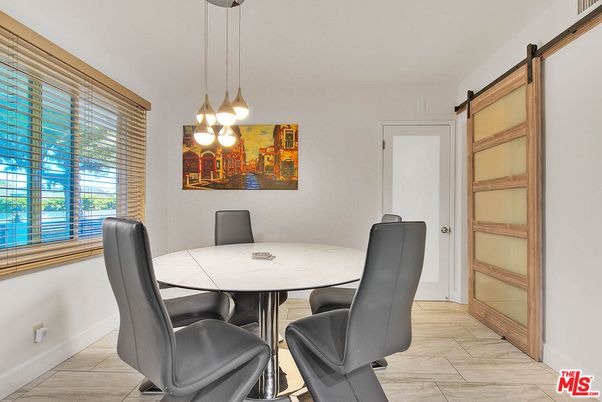 Dining room, Interior, Marble, Pendant Lights