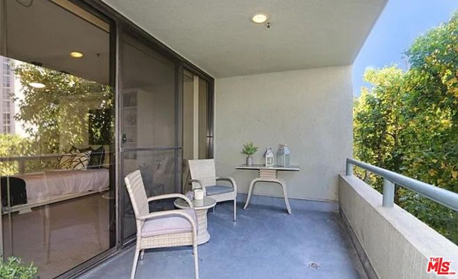 Exterior, Recessed Lighting