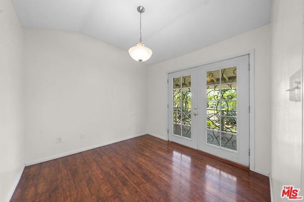 Empty room, Interior, Pendant Lights, Wood Texture Flooring