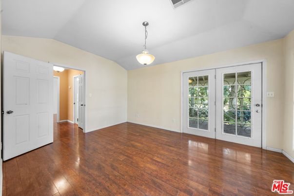 Empty room, Interior, Pendant Lights, Wood Texture Flooring