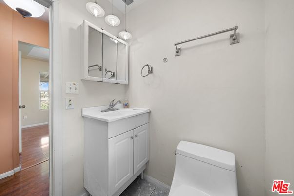 Bathroom, Interior, Pendant Lights, Wood Texture Flooring