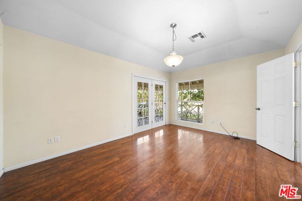 Empty room, Interior, Pendant Lights, Wood Texture Flooring